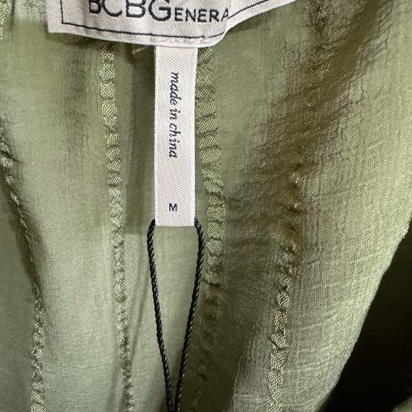 NWT, BCBG semi sheer top, size M - Picture 7 of 7